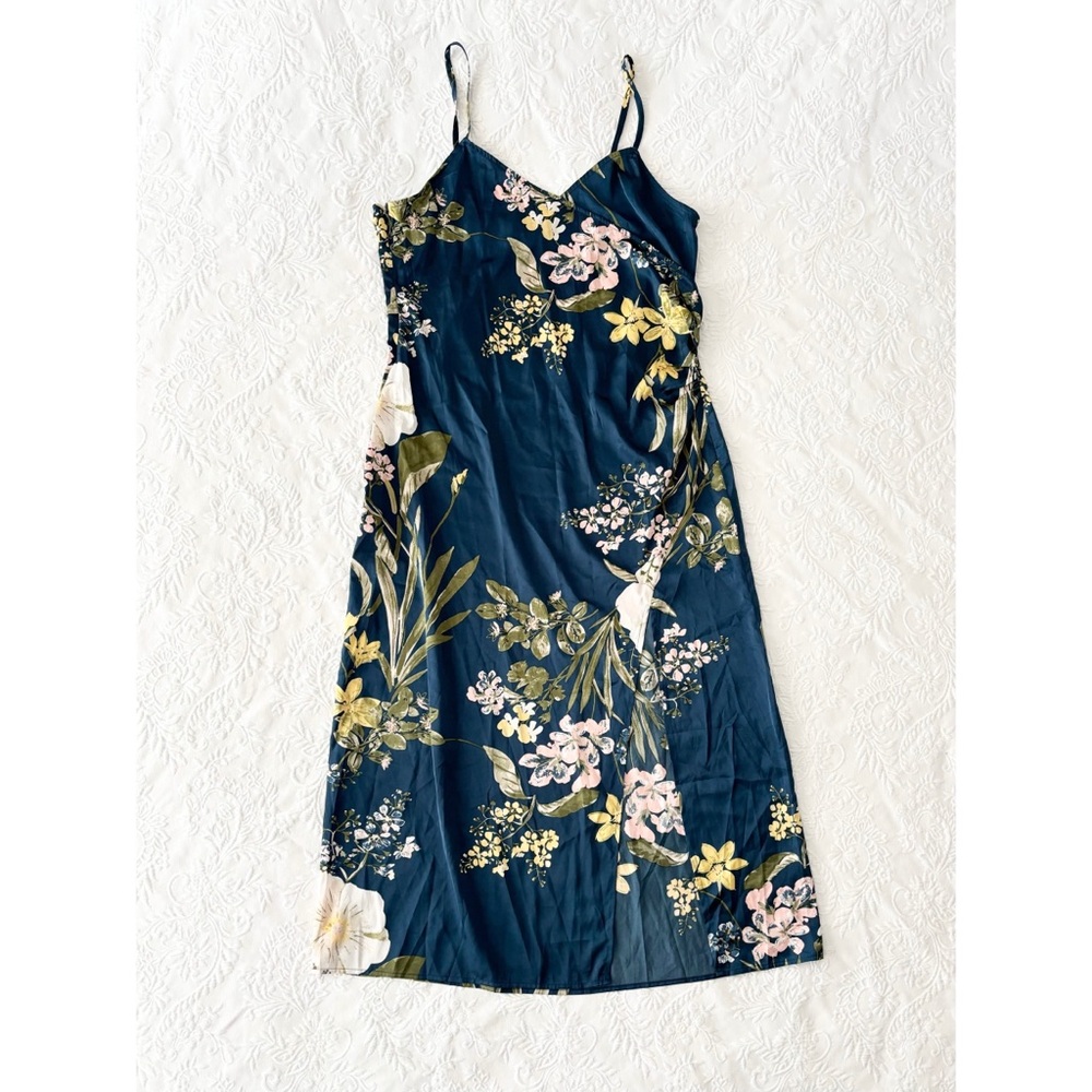 Lulu's Floral Navy Midi Dress - Picture 2 of 8